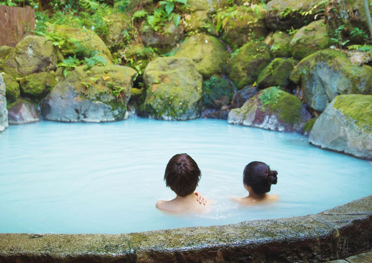 Asian experience. Японский онсен. Онсен девушки. Hot Springs in Japan. Onsen перевод.